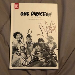 AUTHENTIC Signed One Direction CD